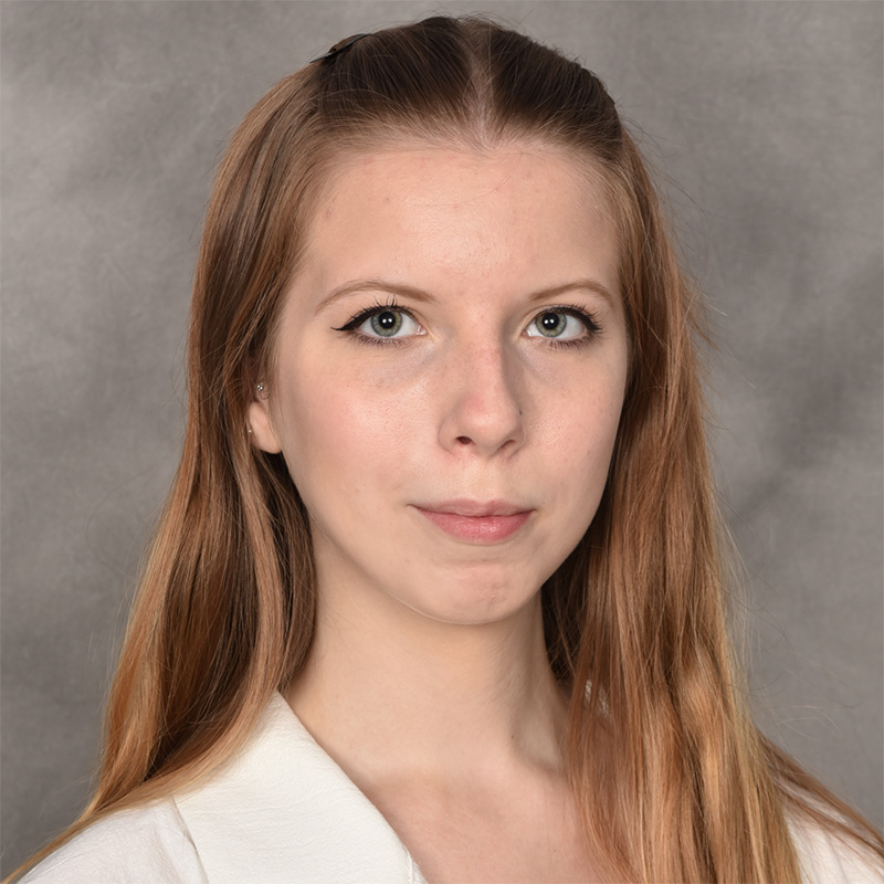 headshot-kyra-l Headshot Kyra L